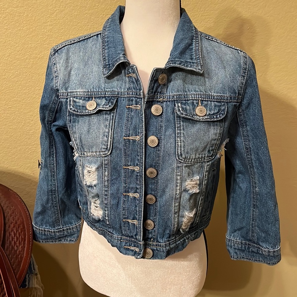 👖LN Frenzy brand junior’s cropped jean jacket